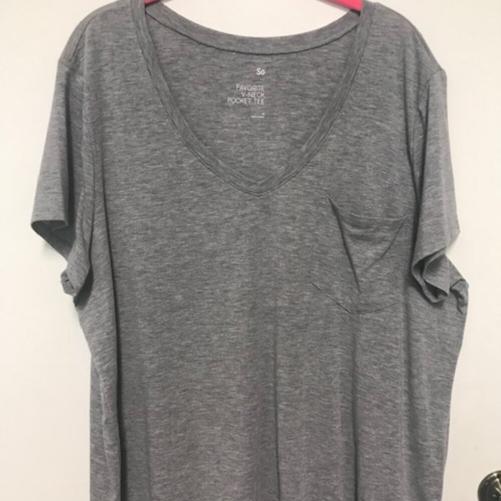 SO FAVORITE V-NECK GRAY TWILL V-NECK POCKET LIGHTWEIGHT TEE. 1X